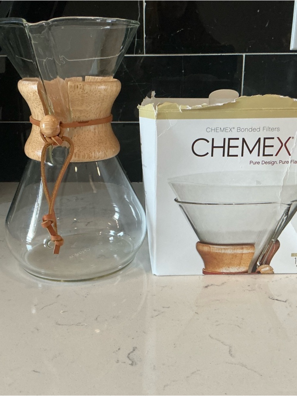 Vintage Chemex 7 cup coffeemaker glass w/leather /wood and filters set